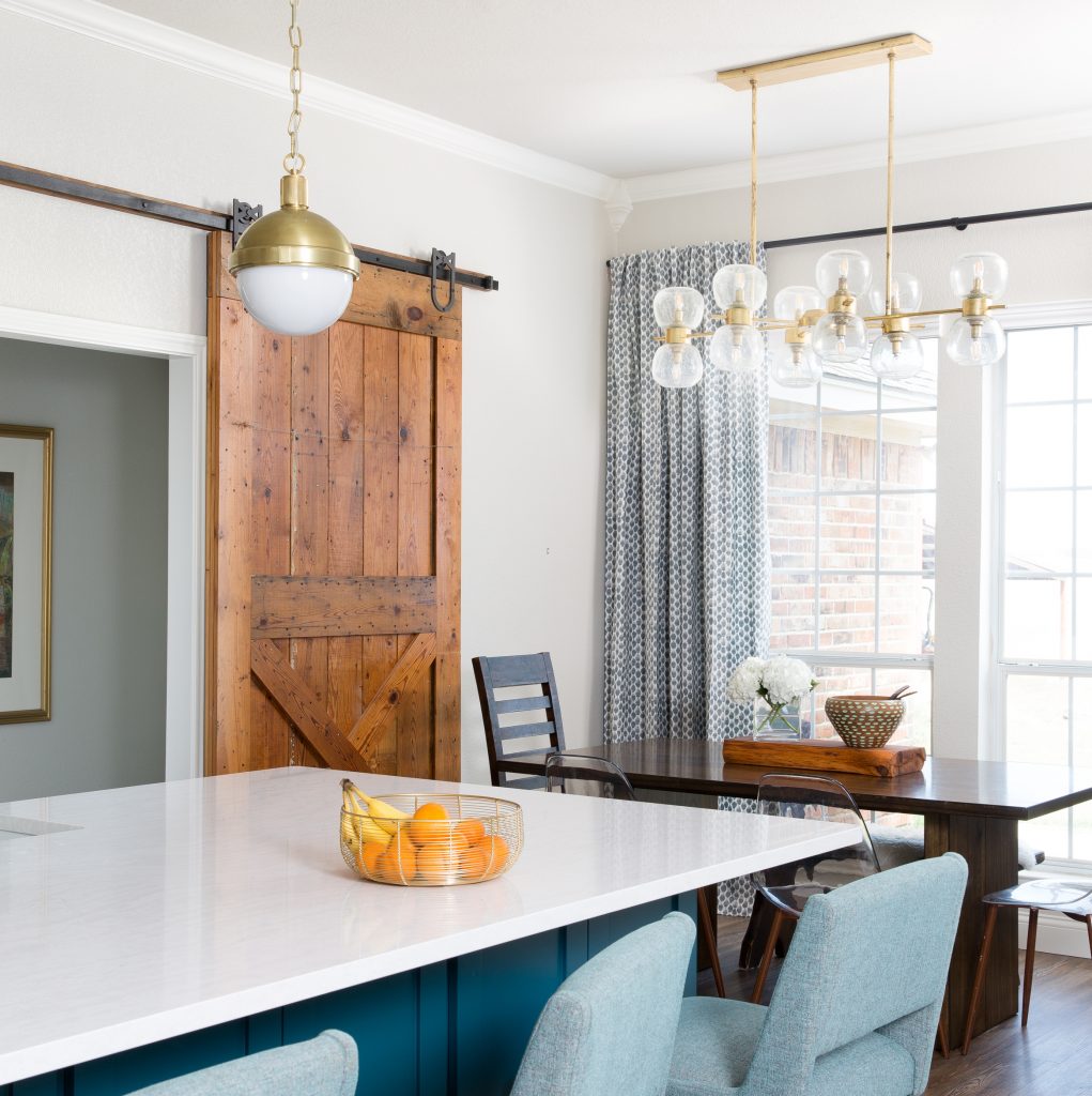 Hang Chandelier Over Dining Room Table, How High Should You Hang A Chandelier Over Dining Table