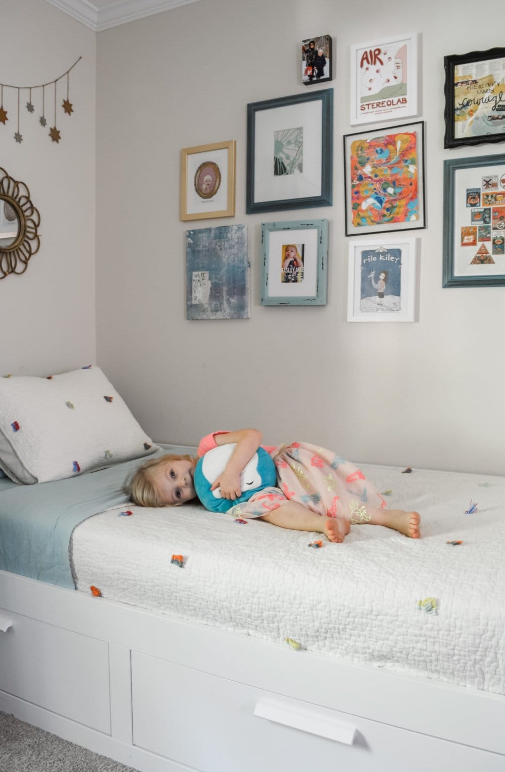 How to design a bedroom for a 3-year-old girl