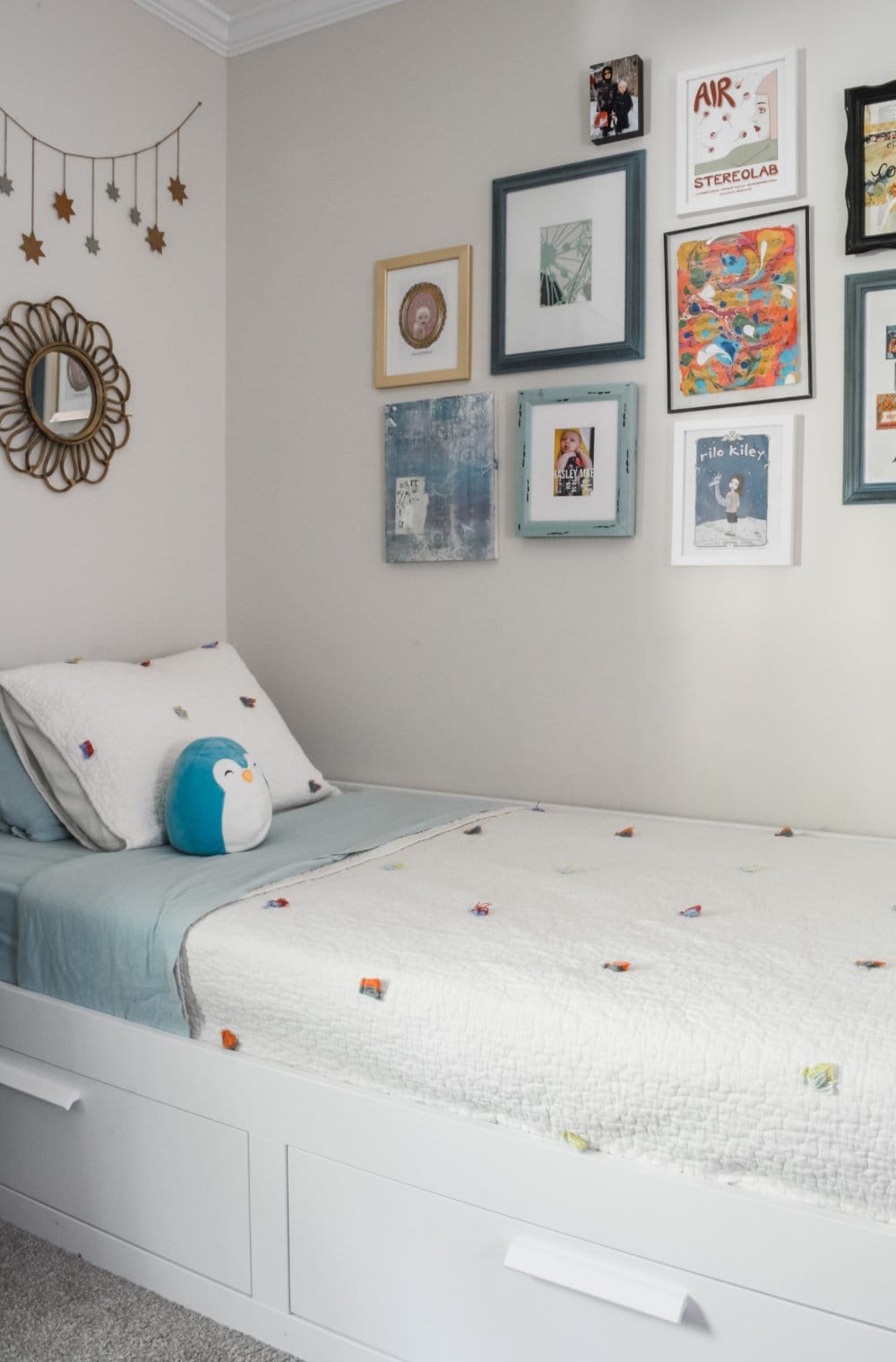 A fresh and colorful bedroom for a young girl