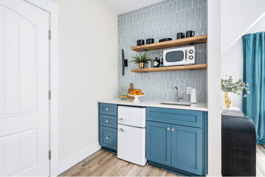 Macon new build guest house with blue retro kitchenette