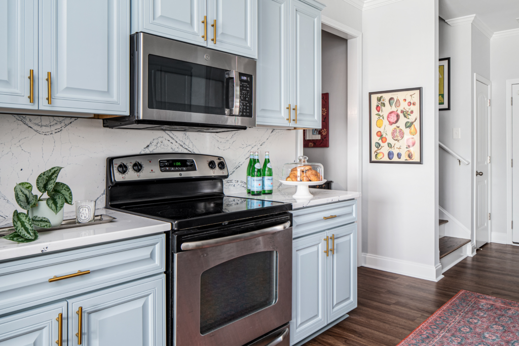 Stardew blue kitchen designed by Atlanta luxury designer Lesley Myrick Interior Design.