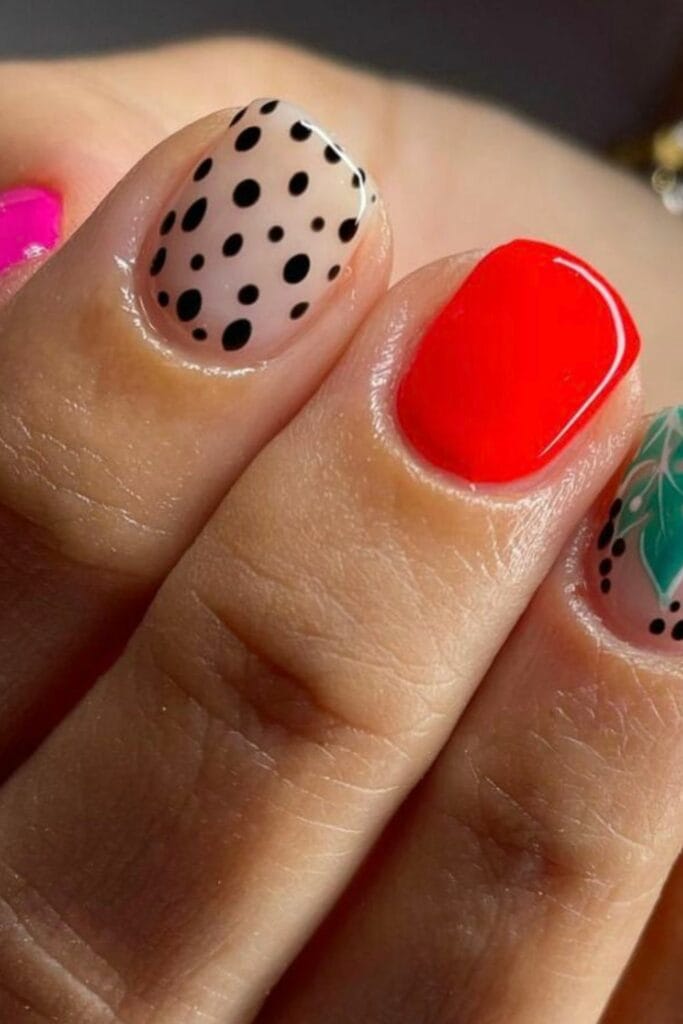 Colorful modern graphic short nails